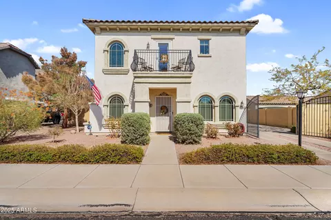 209 N Greenwood St, Mesa, AZ 85207