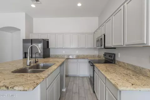 33309 N 24th Dr, Phoenix, AZ 85085 photo 11