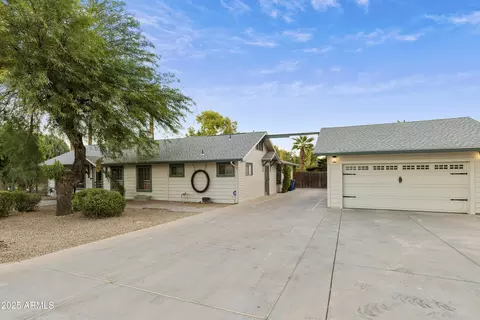 229 E Tremaine Dr, Chandler, AZ 85225