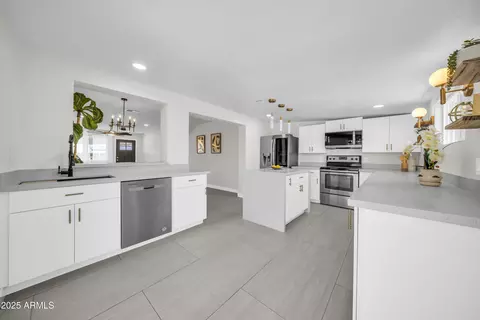 3736 W Wethersfield Rd, Phoenix, AZ 85029 photo 4