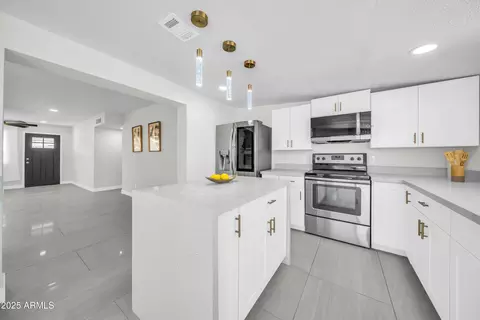 3736 W Wethersfield Rd, Phoenix, AZ 85029 photo 5