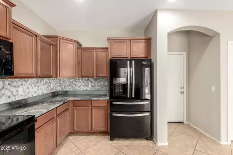 Kitchen - 1424 Elgin St, Gilbert, AZ 85295 photo 4 of 5