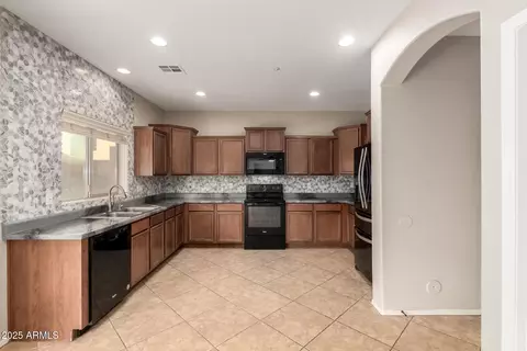 Kitchen - 1424 Elgin St, Gilbert, AZ 85295 photo 1 of 5