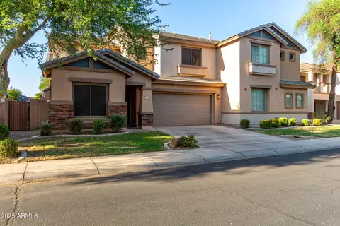 Exterior - 1424 Elgin St, Gilbert, AZ 85295 photo 6 of 10