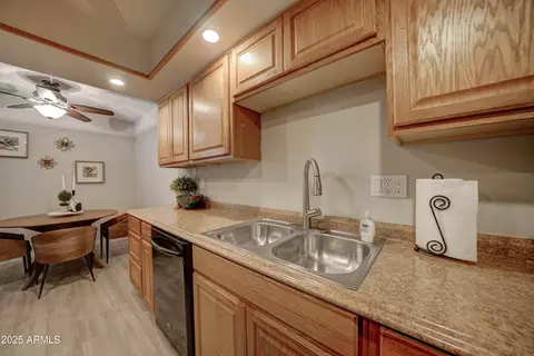 3030 E Clarendon Ave #16, Phoenix, AZ 85016 photo 9