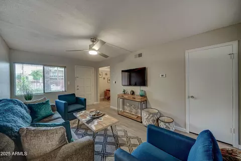 3030 E Clarendon Ave #16, Phoenix, AZ 85016 photo 4