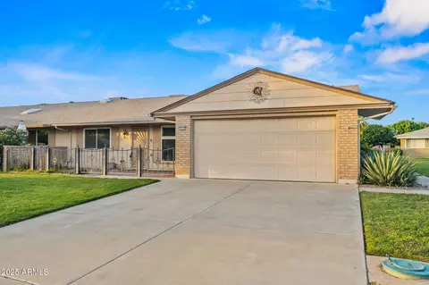 10114 W Royal Oak Rd, Sun City, AZ 85351