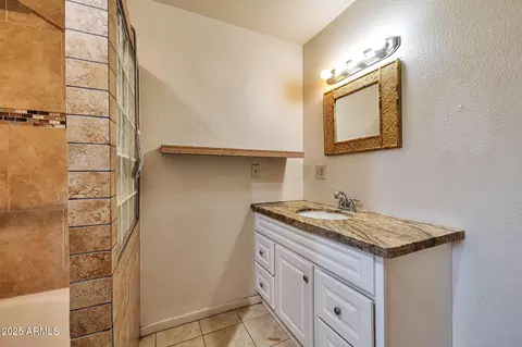 Bath - 1835 E Palmcroft Dr, Tempe, AZ 85282 photo 3 of 4