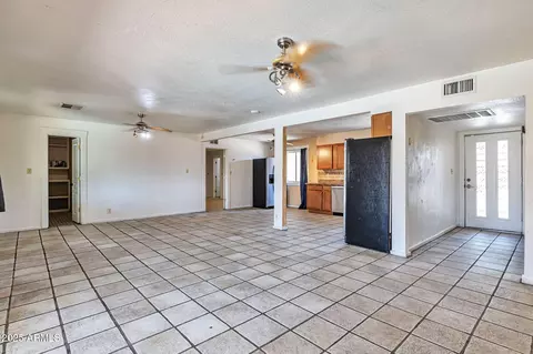 Living - 1835 E Palmcroft Dr, Tempe, AZ 85282 photo 2 of 4