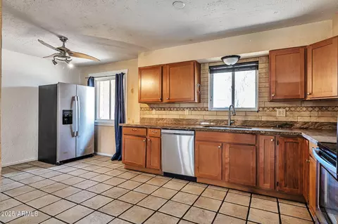 Kitchen - 1835 E Palmcroft Dr, Tempe, AZ 85282 photo 3 of 3