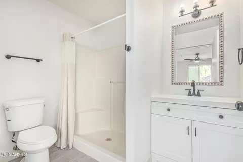 Bath - 1314 E Orange St, Tempe, AZ 85281 photo 2 of 4