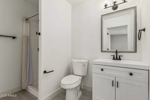 Bath - 1314 E Orange St, Tempe, AZ 85281 photo 3 of 4