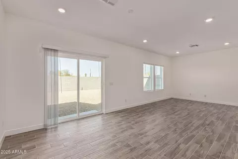 Living - 1565 N Pueblo Dr, Apache Junction, AZ 85120 photo 2 of 4