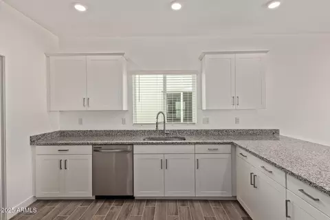 Kitchen - 1565 N Pueblo Dr, Apache Junction, AZ 85120 photo 2 of 2