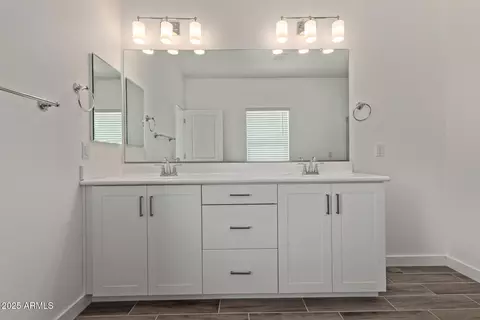 Bath - 1565 N Pueblo Dr, Apache Junction, AZ 85120 photo 3 of 4