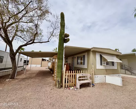 929 N Delaware Dr #25, Apache Junction, AZ 85120