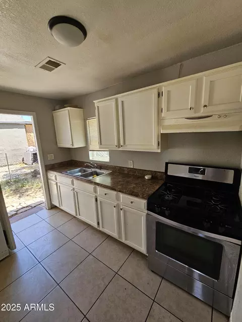 Kitchen - 2801 W Garfield St, Phoenix, AZ 85009 photo 2 of 2