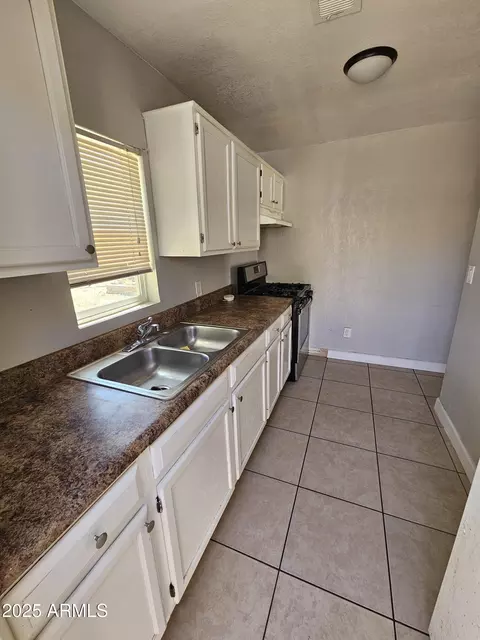 Kitchen - 2801 W Garfield St, Phoenix, AZ 85009 photo 1 of 2