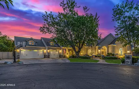 8216 S Homestead Ln, Tempe, AZ 85284