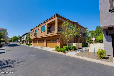 2752 S Equestrian Dr #101, Gilbert, AZ 85295