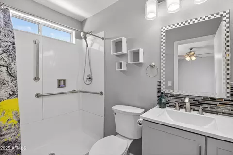 Bath - 5012 E Casper Rd, Mesa, AZ 85205 photo 1 of 2