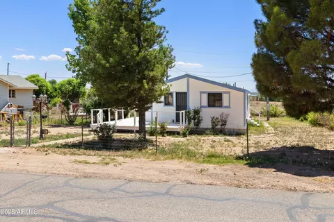 305 E Aspen Rd, Paulden, AZ 86334