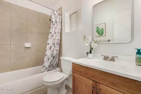 Bath - 2231 E Janice Way, Phoenix, AZ 85022 photo 2 of 2