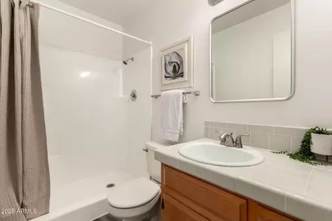 Bath - 2231 E Janice Way, Phoenix, AZ 85022 photo 1 of 2
