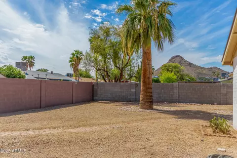 Exterior - 2231 E Janice Way, Phoenix, AZ 85022 photo 4 of 5