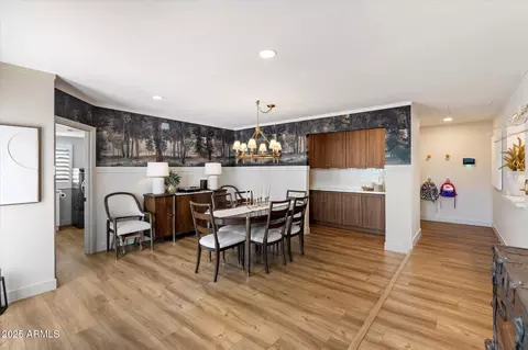 Dining - 4502 Exeter Blvd, Phoenix, AZ 85018 photo 4 of 4