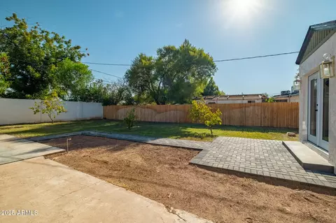 Exterior - 2217 E Virginia Ave, Phoenix, AZ 85006 photo 3 of 6