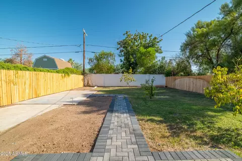 Exterior - 2217 E Virginia Ave, Phoenix, AZ 85006 photo 6 of 6