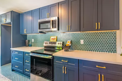 Kitchen - 2217 E Virginia Ave, Phoenix, AZ 85006 photo 1 of 2