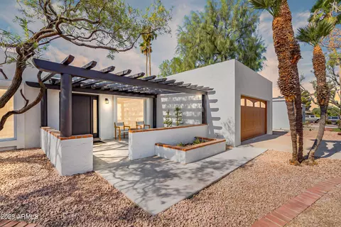 239 E Surrey Ave, Phoenix, AZ 85022
