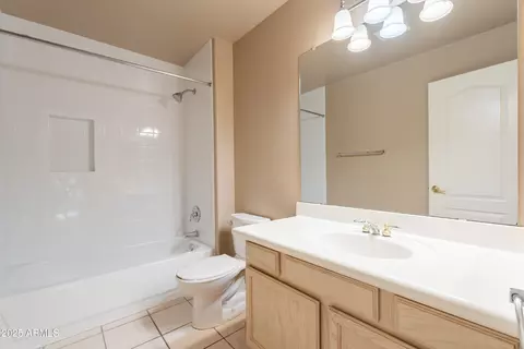 Bath - 753 E Mountain Sage Dr, Phoenix, AZ 85048 photo 1 of 4