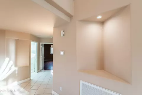 Entry Way - 753 E Mountain Sage Dr, Phoenix, AZ 85048 photo 3 of 5