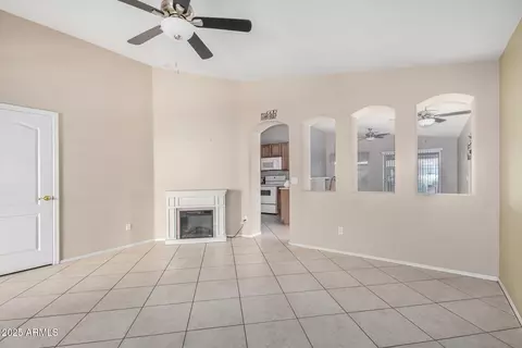 Living - 2101 S Meridian Rd #403, Apache Junction, AZ 85120 photo 3 of 5