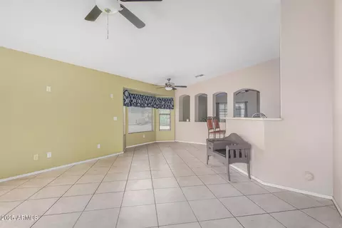 Living - 2101 S Meridian Rd #403, Apache Junction, AZ 85120 photo 4 of 5