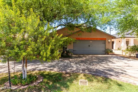 2640 N 28th Pl, Phoenix, AZ 85008