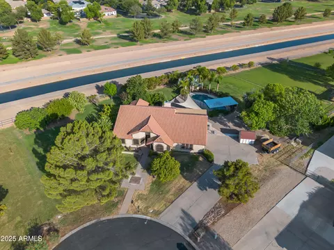 2703 E Vaughn Ave, Gilbert, AZ 85234 photo 5