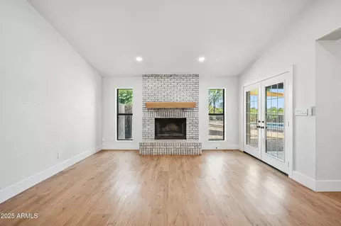2703 E Vaughn Ave, Gilbert, AZ 85234 photo 2