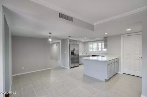 4079 E Shangri La Rd, Phoenix, AZ 85028 photo 3