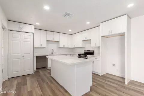 Entry Way - 715 E 8th Ave, Mesa, AZ 85204 photo 1 of 3