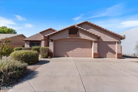 8026 W Hilton Ave, Phoenix, AZ 85043 photo 2