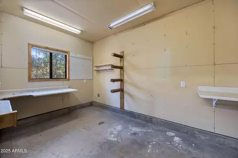 2710 Hooks Way, Overgaard, AZ 85933 photo 35