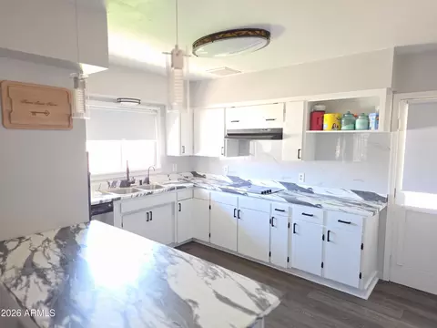 Kitchen - 522 S Cortez Rd, Apache Junction, AZ 85119 photo 1 of 2