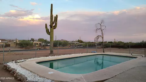 Exterior - 522 S Cortez Rd, Apache Junction, AZ 85119 photo 5 of 11