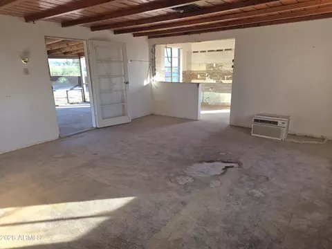 Living - 522 S Cortez Rd, Apache Junction, AZ 85119 photo 1 of 3