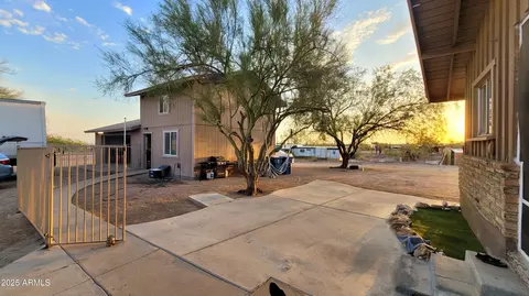 Exterior - 522 S Cortez Rd, Apache Junction, AZ 85119 photo 2 of 11