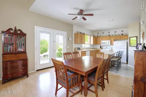 1352 E Dunbar Dr, Phoenix, AZ 85042 photo 4
